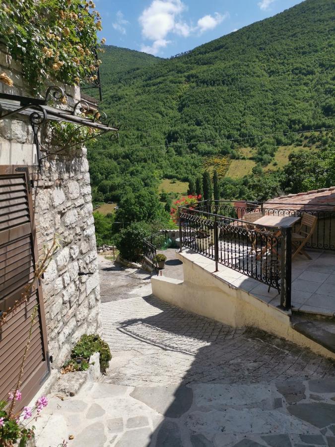 Bed&Breakfast SENTIERO 54 Cantiano Exterior foto