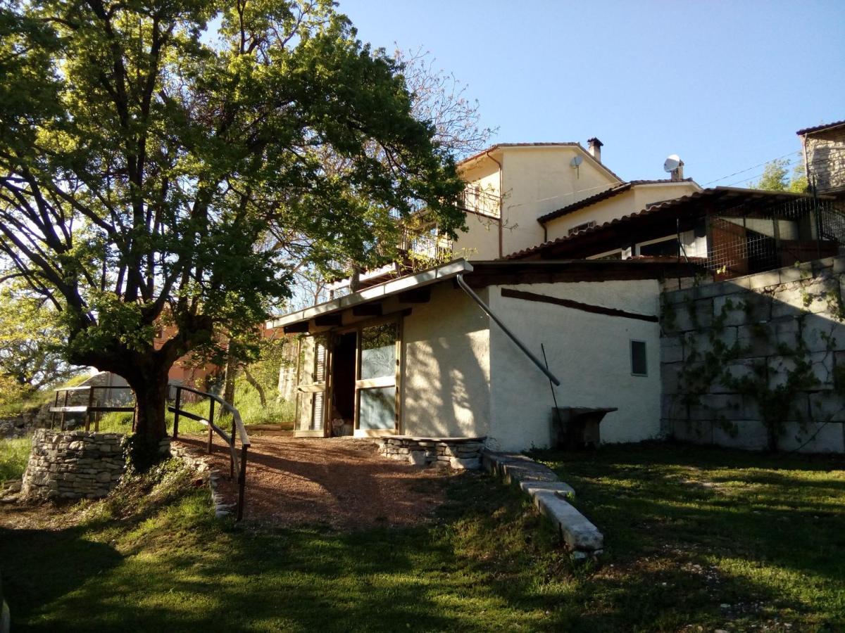 Bed&Breakfast SENTIERO 54 Cantiano Exterior foto